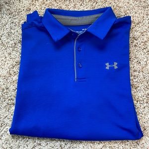 Under Armour shirt in used but great condition. No obvious wear on shirt.